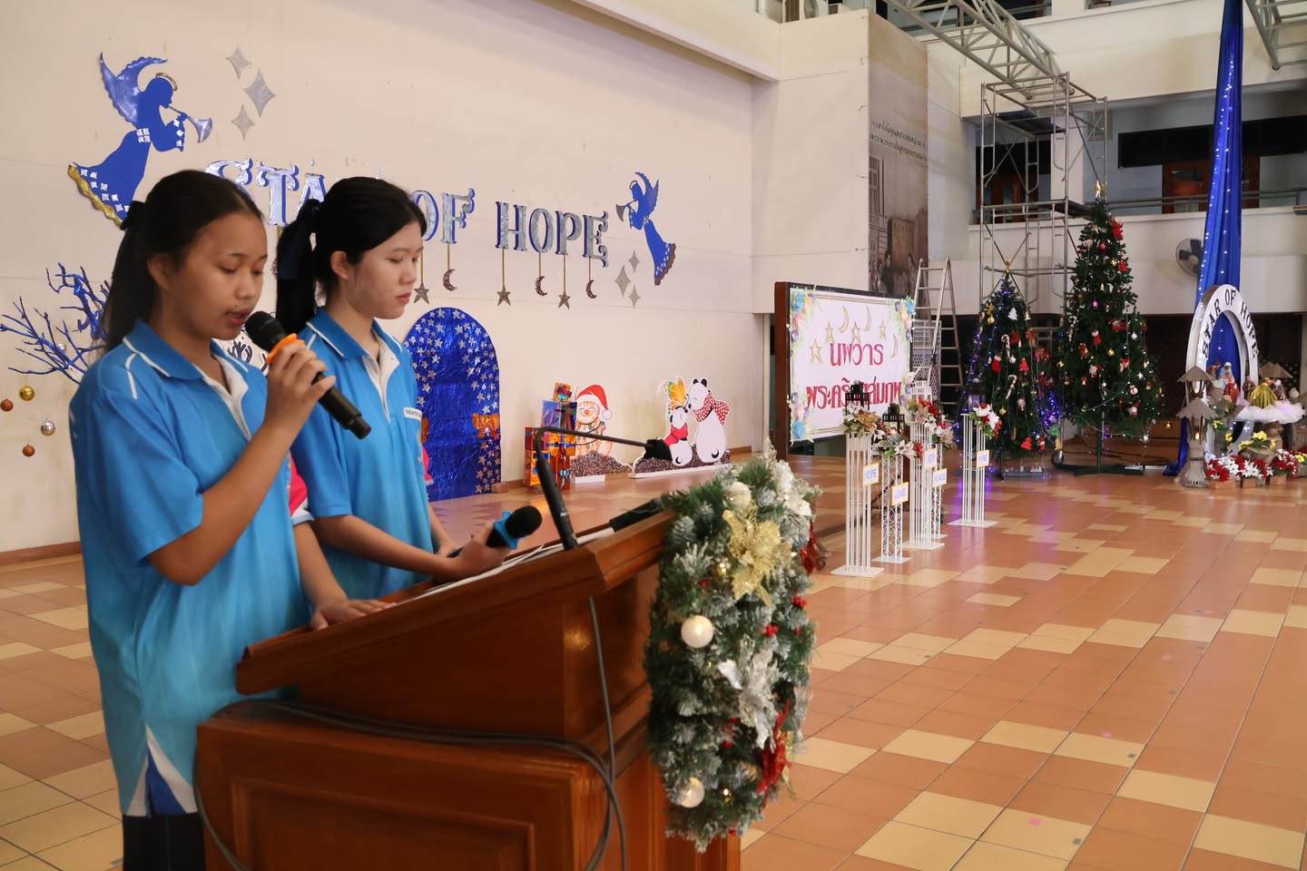 นพวารพระคริสตสมภพ วันที่สี่ เทียนแห่งสันติสุข (PEACE)